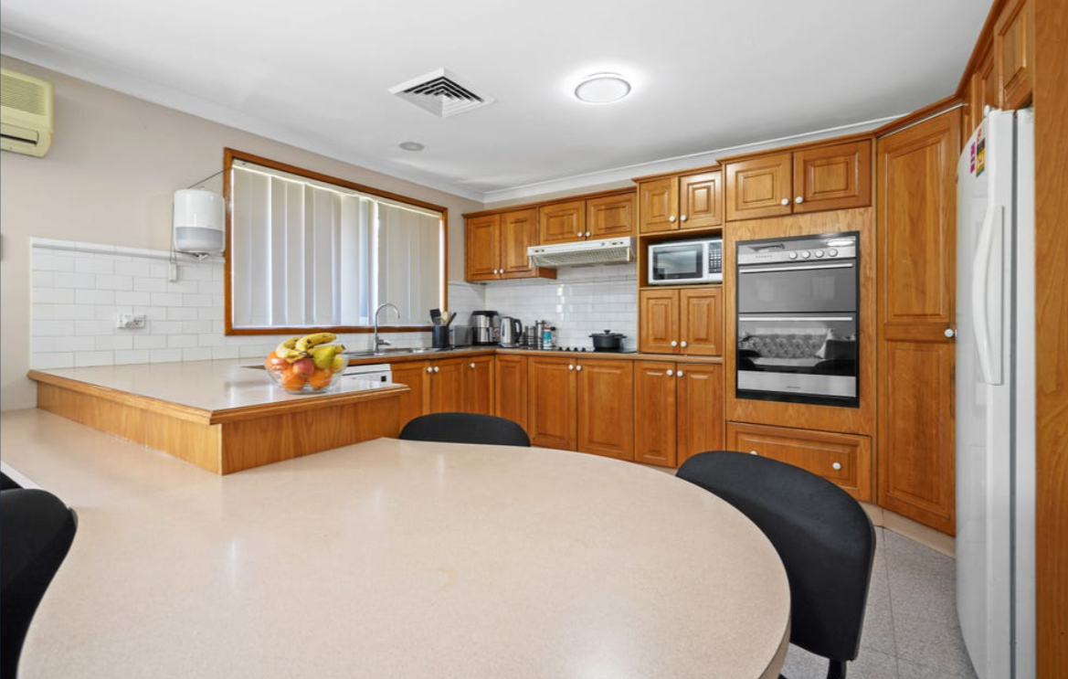 Before – 5 Bowtell Avenue kitchen face-lift before and after